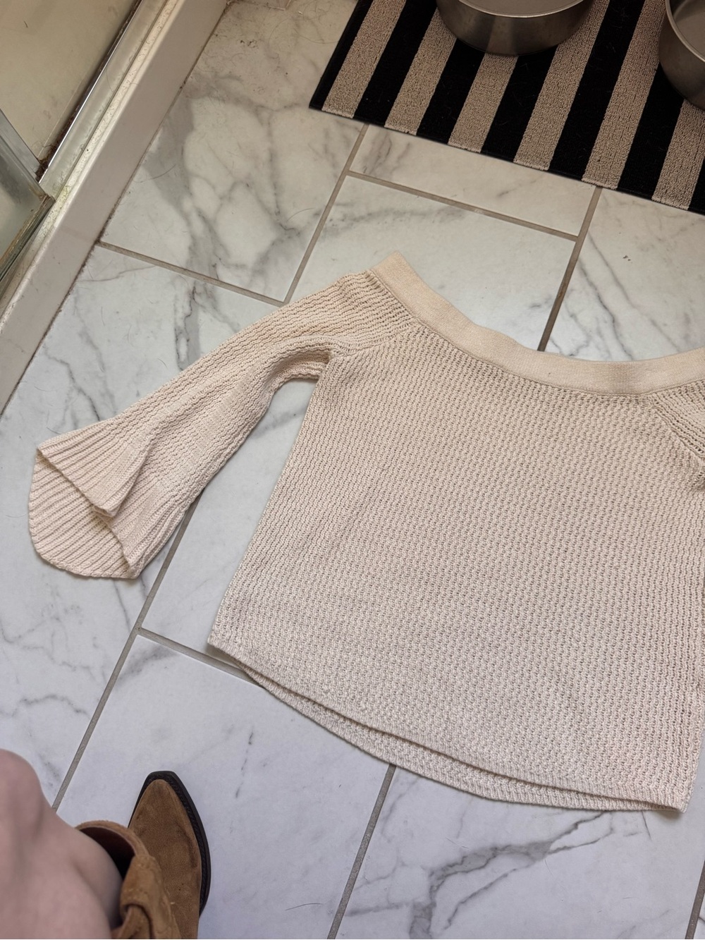 Abercrombie & Fitch Off-the-Shoulder Cream Knit Sweater - Picture 5 of 9